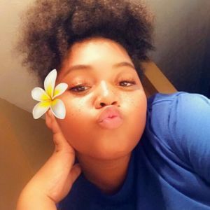 Meet your Posher, Samira